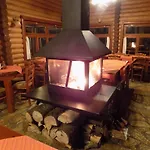 Αλαγονία Ξύλινα Καταλύματα