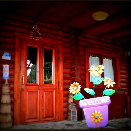 Chalet Alagonia Country Homes *